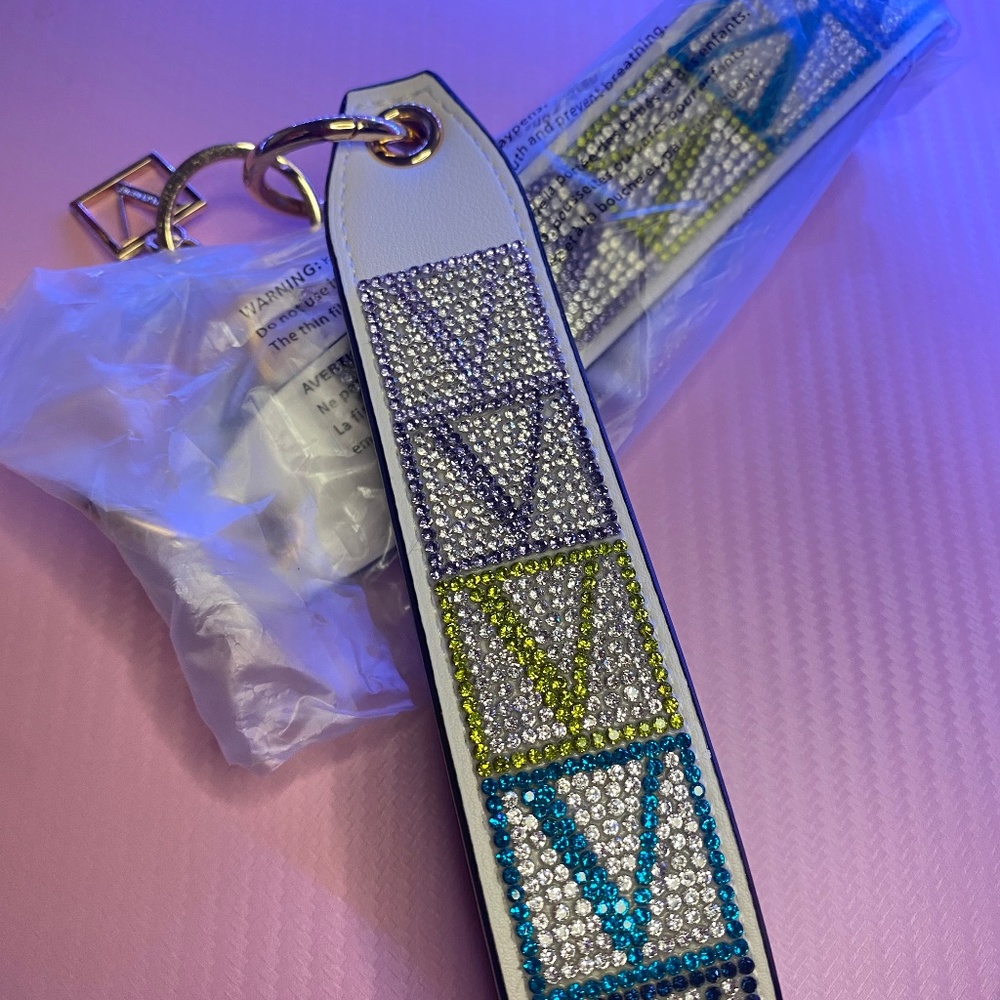 NWT VICTORIA'S SECRET RHINESTONE WRISTLE STRAP KEYCHAIN